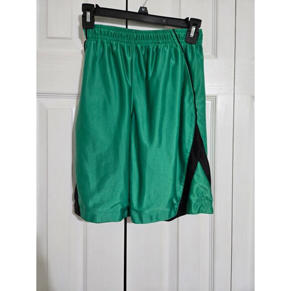 Starter large 10/12 boys reversible basketball shorts - Picture 3 of 6